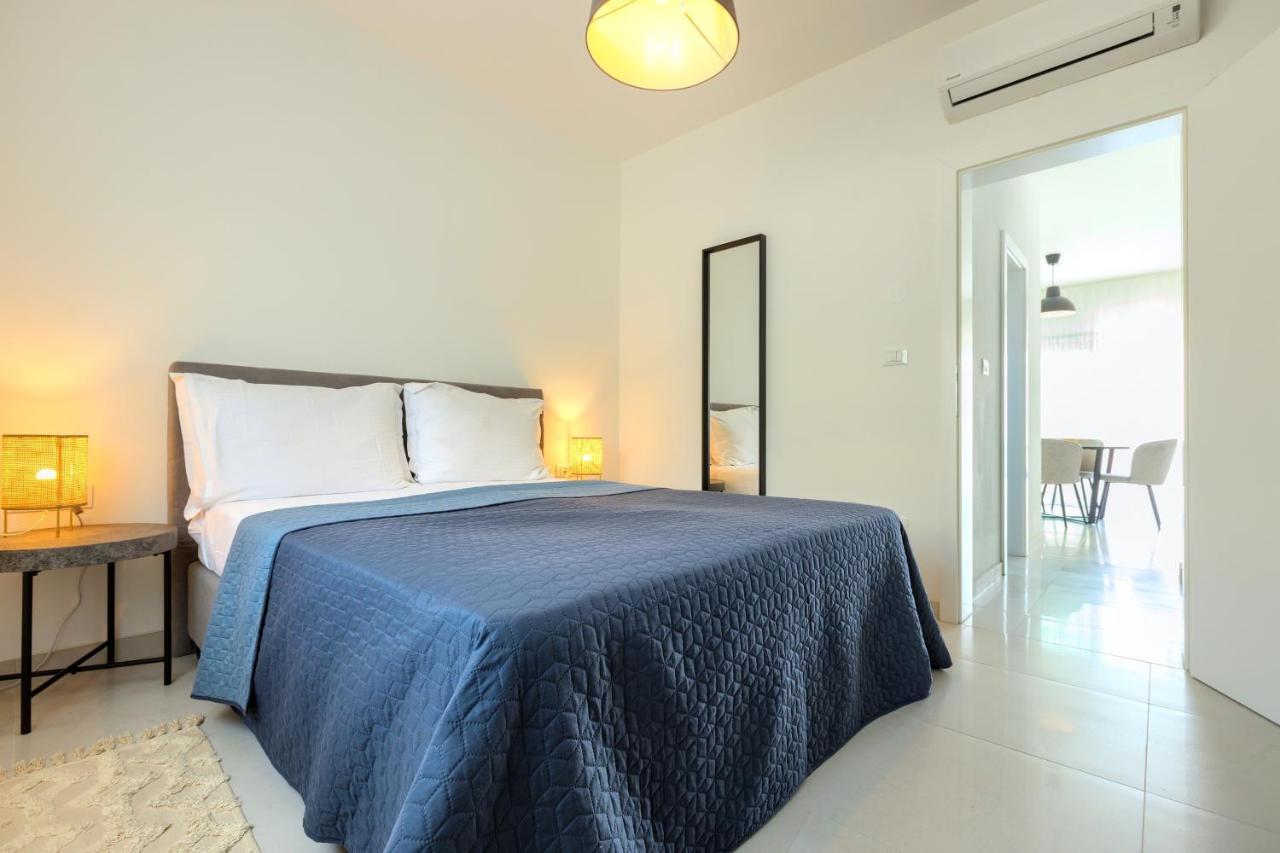 Apartments La Scogliera 로비니 외부 사진