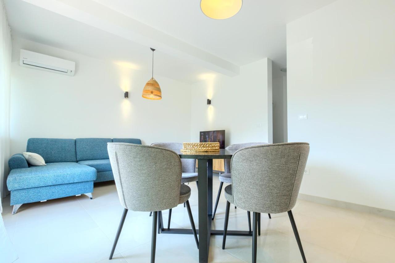 Apartments La Scogliera 로비니 외부 사진